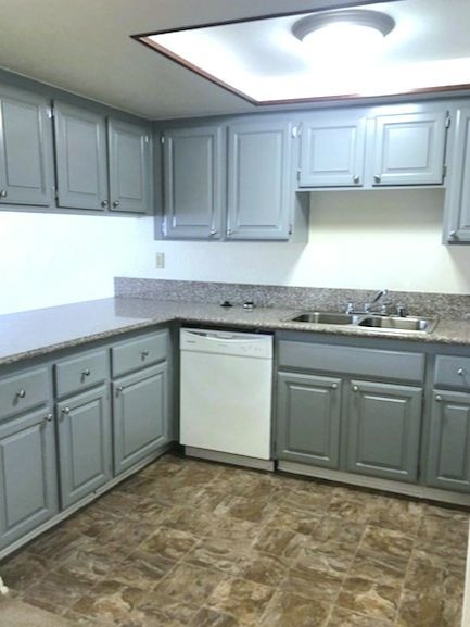 Kitchen - 5360 Van Buren Boulevard