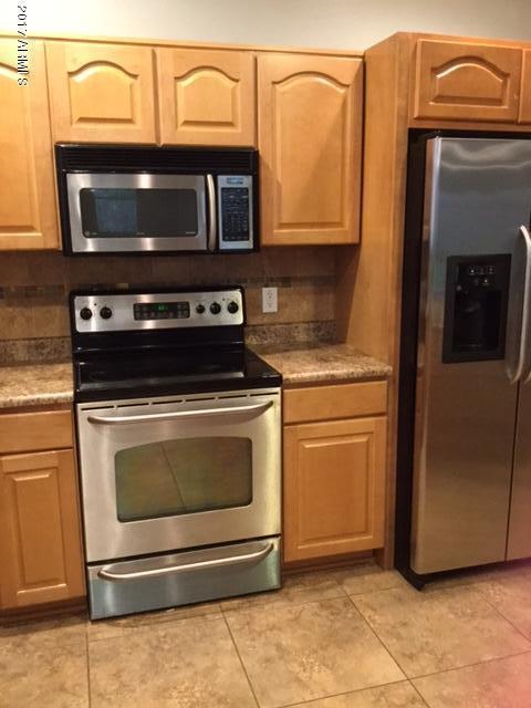 Photo - Charming 5 Bed with Huge loft and grassy b...