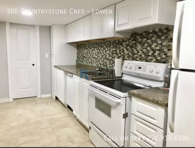 Building Photo - 300 Countrystone Crescent