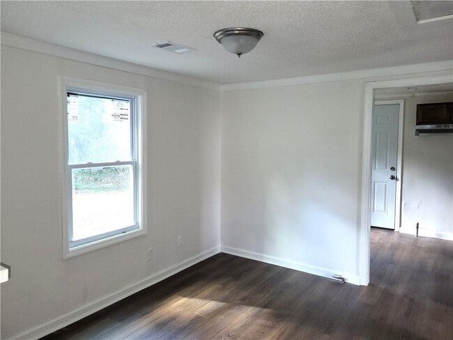 Building Photo - 3716 Piedmont Dr