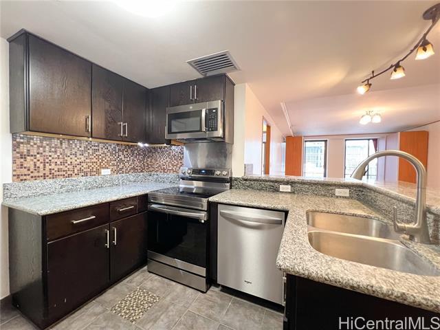 Foto del edificio - 700 Richards St