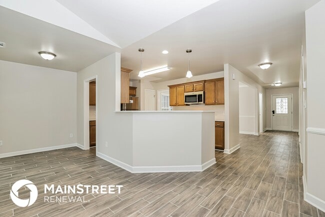 Building Photo - 8 Trotters Run