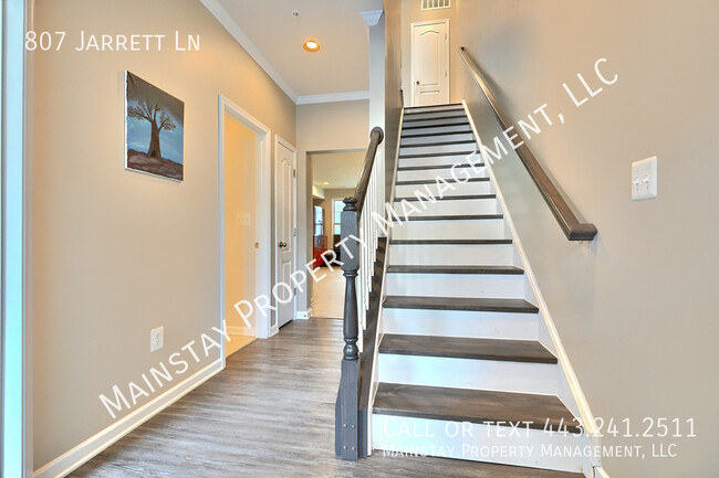 Foto del edificio - 3 Bedroom Luxury Townhome in Tanyard Cove!