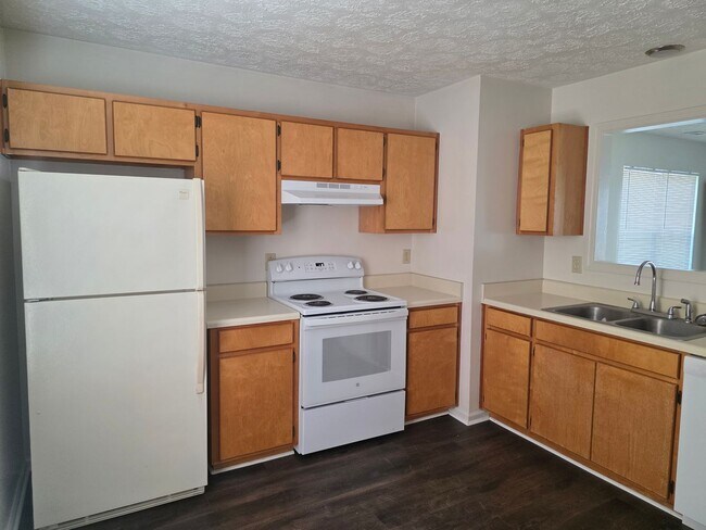 Foto del edificio - 2 Bedroom 1 bath downstairs unit