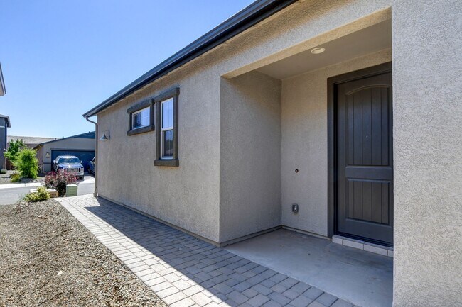 Foto del edificio - 3 bedroom 2 bathroom home in Saddlewood