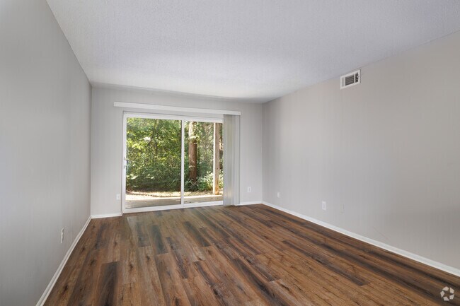 1BR, 1BA - 675SF - Living room - Black Forest Apartments