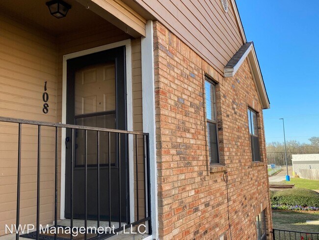 Building Photo - 400 W South Town Dr