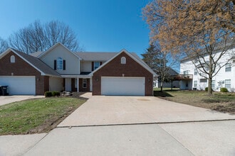 Building Photo - 13 Yorkshire Dr