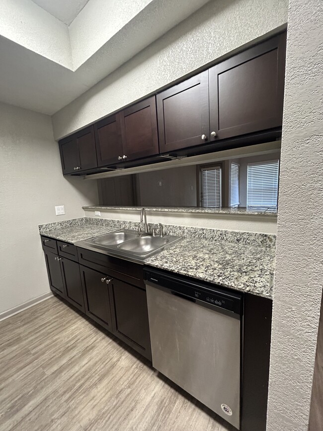 Building Photo - Coppertree Apartment Homes