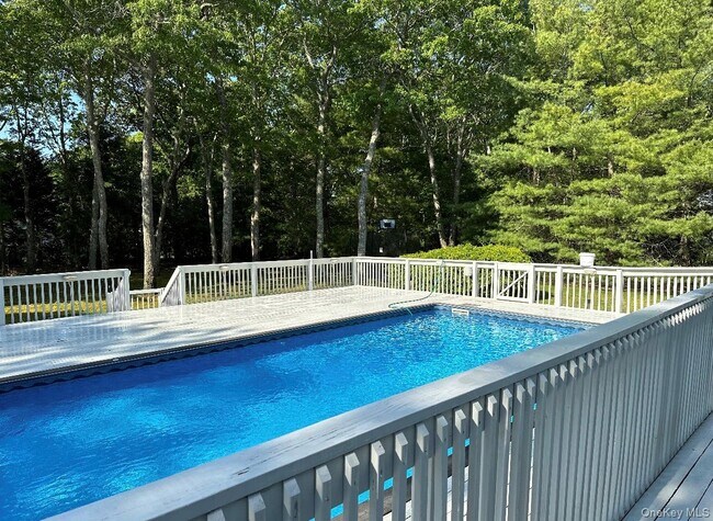 Building Photo - 10 Skyes Neck Ct