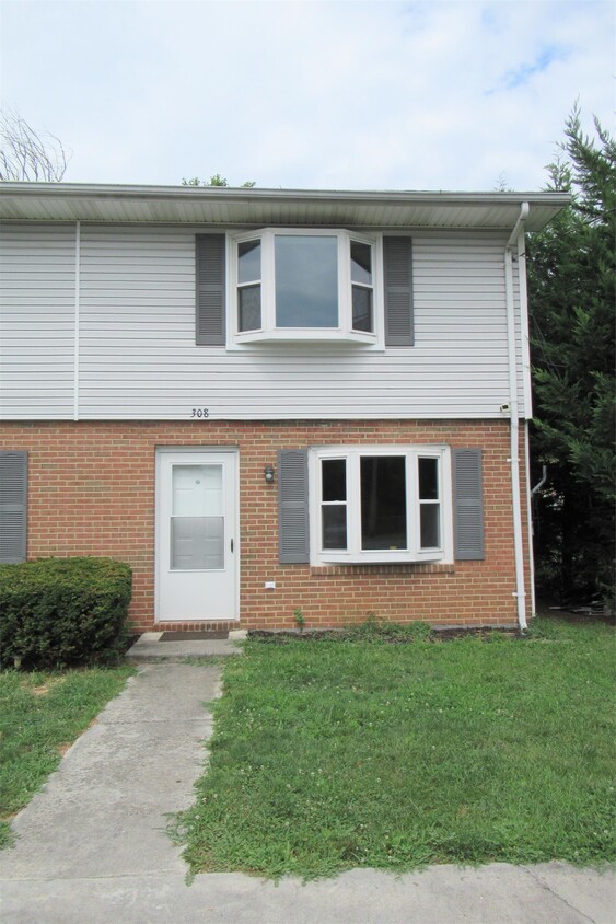 Primary Photo - 308 Beau St