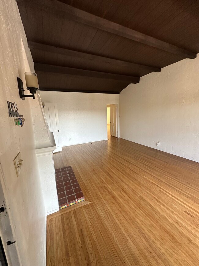 Foto del edificio - 76 Granada Ave