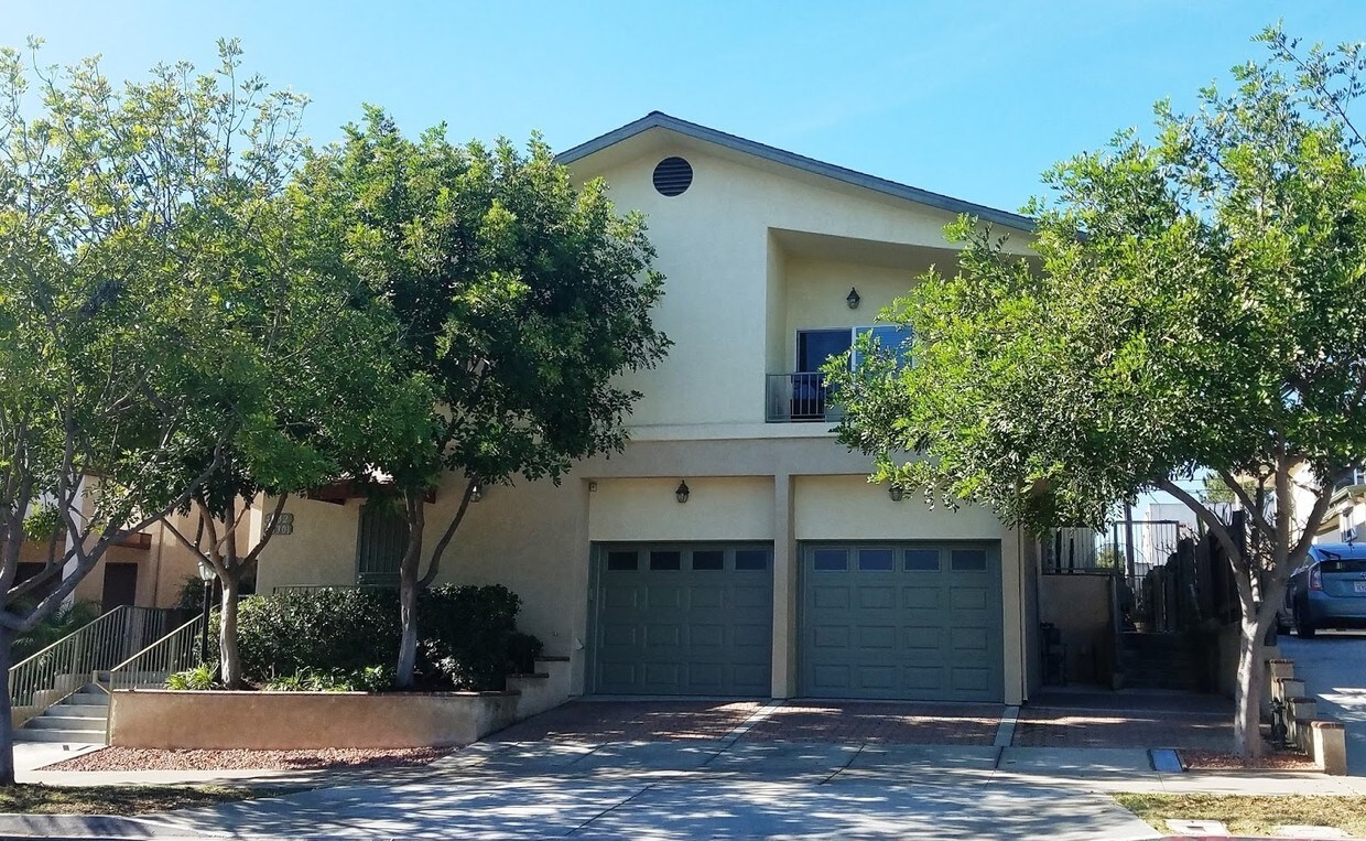 Foto principal - 4030-4032 Georgia St
