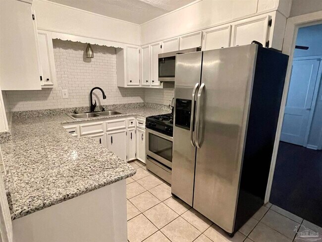 Foto del edificio - 1631 E Hayes St