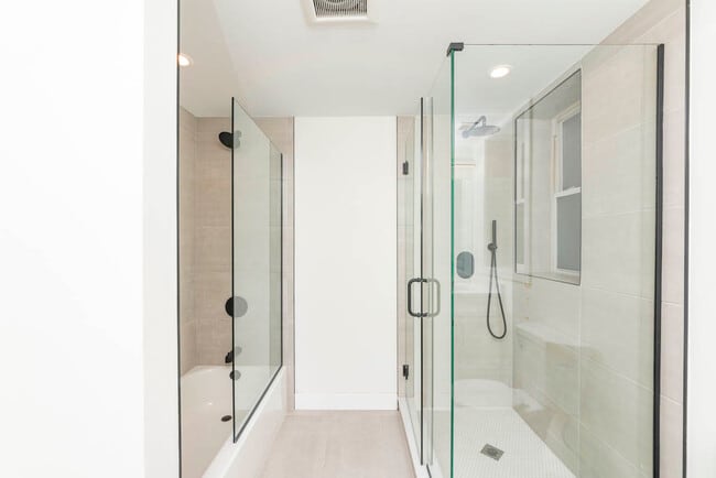 Foto del edificio - 2825 N Rockwell St