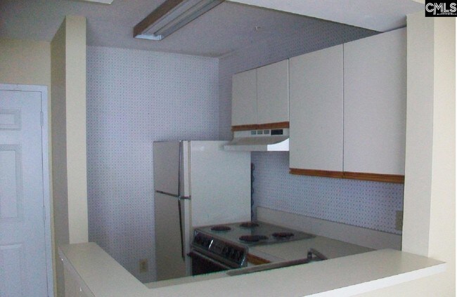 Building Photo - 1600 Park Cir