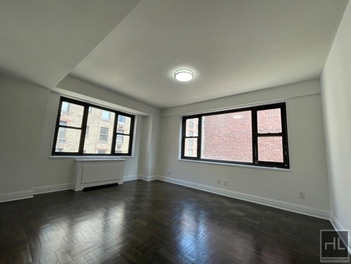 Primary Photo - EAST 56 STREET