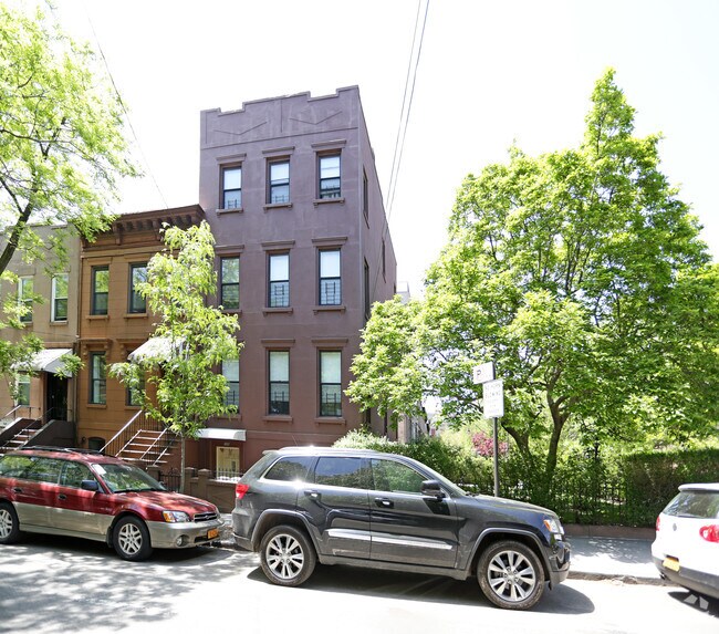 Building Photo - 500 Clinton St