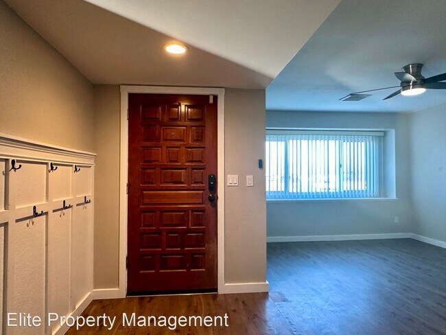 Building Photo - 3 br, 2 bath House - 233 E Rader Ave