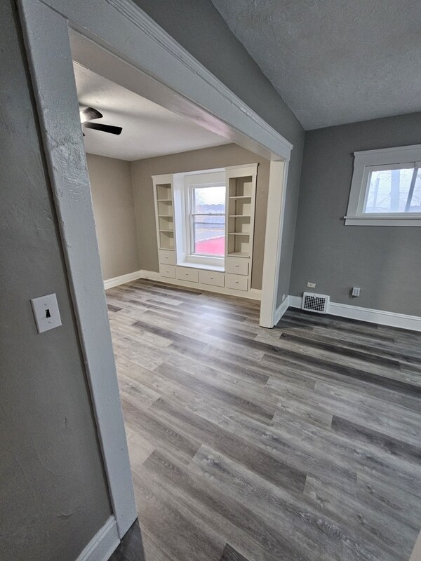 Foto del edificio - 3294 W 111th St