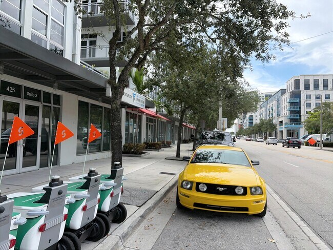 Foto del edificio - 425 N Andrews Ave