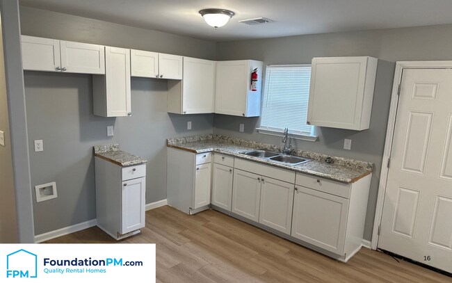 Foto del edificio - 388 McFarland Dr