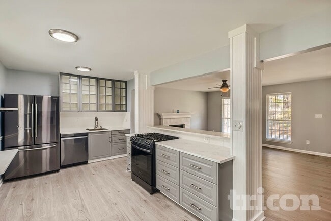 Foto del edificio - 757 Cedarcrest Rd