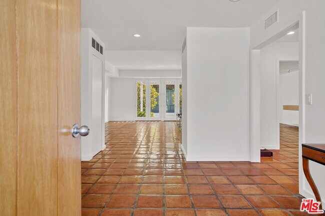 Foto del edificio - 165 Homewood Rd