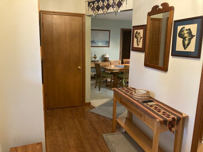 Vestíbulo 2 - 1408 Kentfield Way