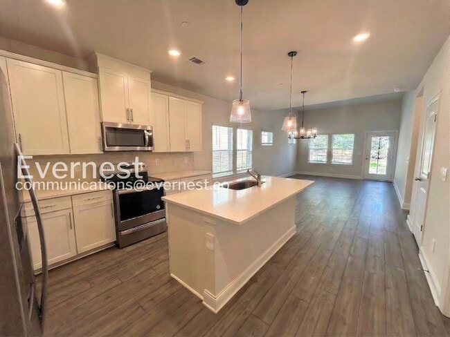 Foto del edificio - 204 Douglas Bend Rd