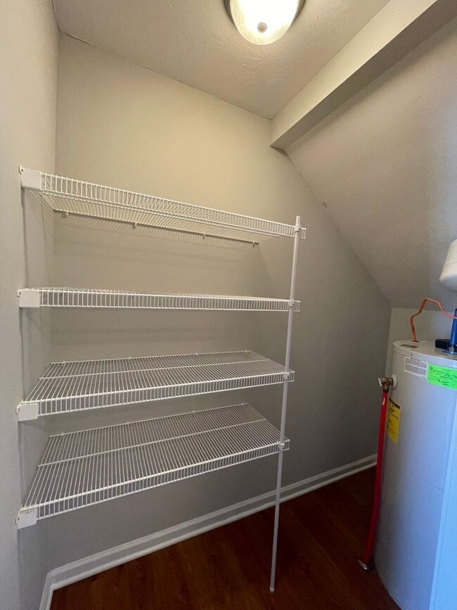 Building Photo - HALF OFF ONE MONTH AT UPPER STONE!