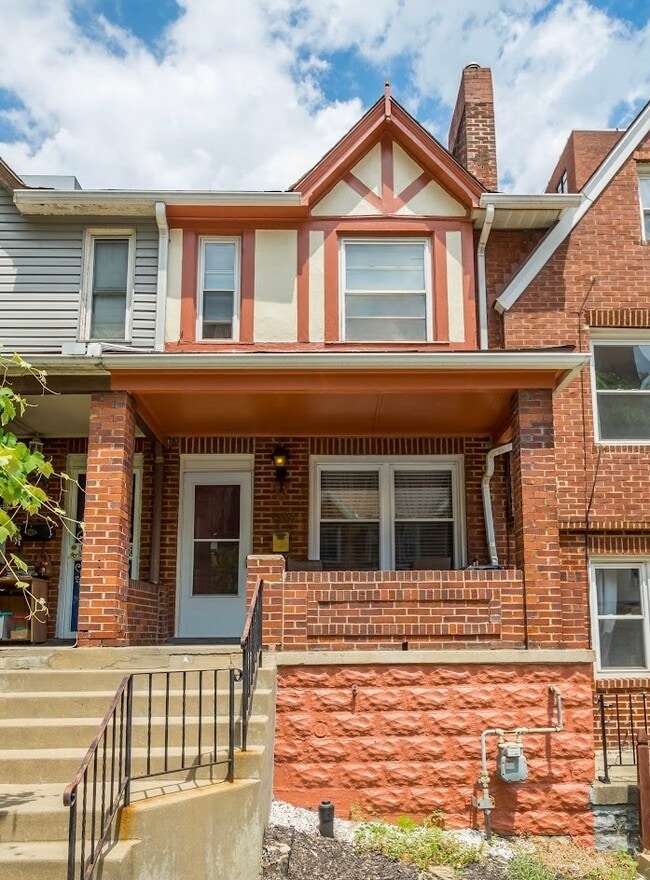 Building Photo - 136 Chesterfield Rd