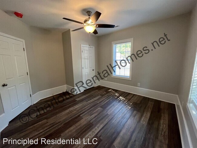 Building Photo - 2 br, 1 bath House - 31 Stowe St