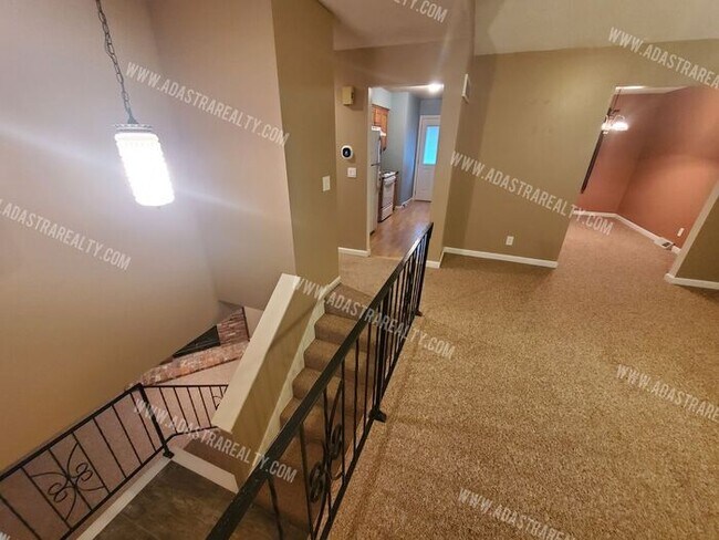 Foto del edificio - Beautiful Hard to Find Duplex in Olathe No...
