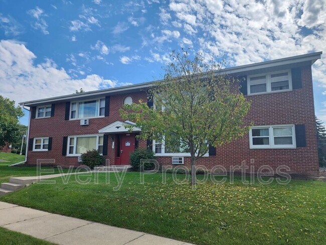 Building Photo - 10913 W Hampton Ave