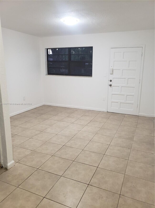 Foto del edificio - 2998 NW 30th St
