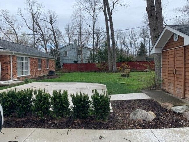 Building Photo - Charming 3-Bedroom Home with Spacious Backyard – Prime Location