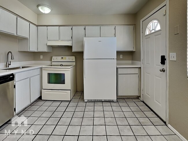 Building Photo - 8343 N 59th Dr