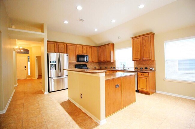 Building Photo - 6114 Menor Crest Dr