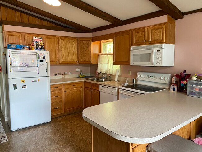 Building Photo - 16 Chicory Ct