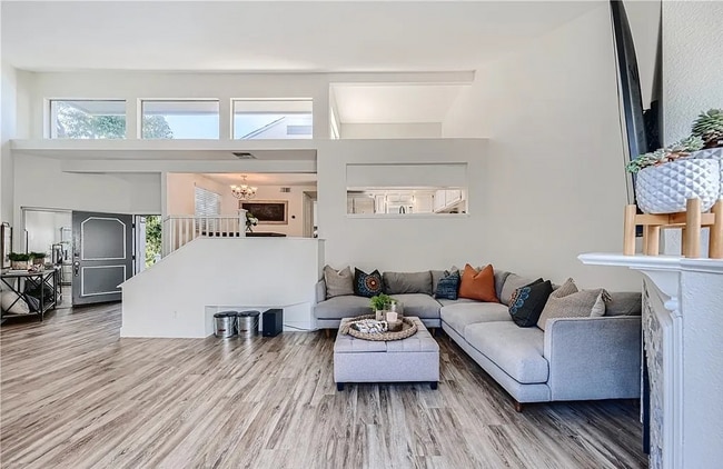 Building Photo - "Chic Coastal Living: Spacious 1-Bedroom C...