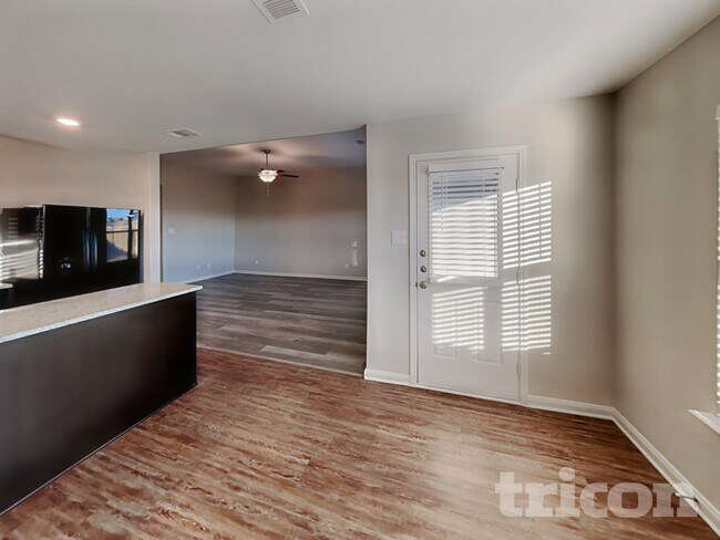 Building Photo - 114 Hamilton Way