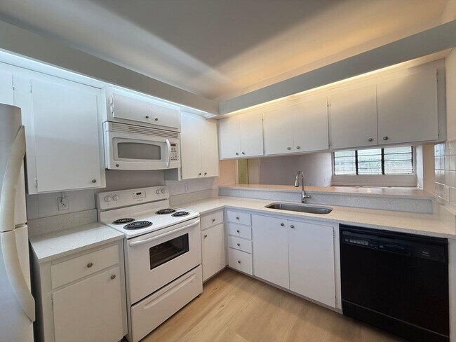 Photo - 3511 Village Blvd Apartment