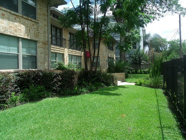 Building Photo - 4414 La Branch St