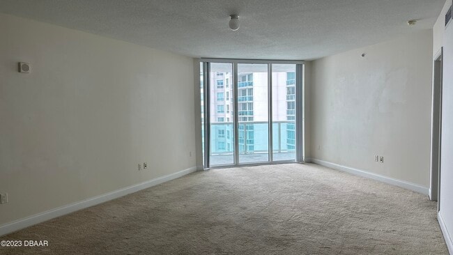 Building Photo - 241 Riverside Dr