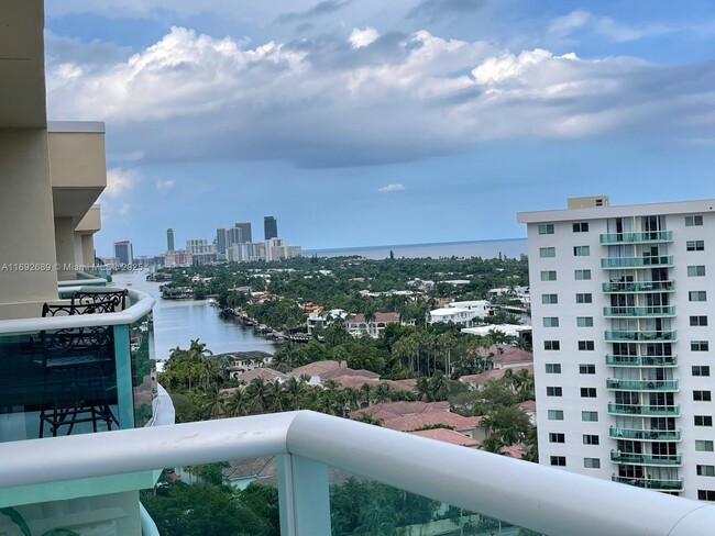 Foto del edificio - 19390 Collins Ave