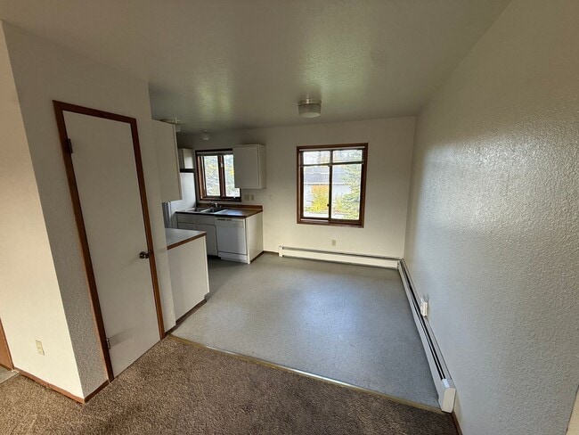 Photo - 216 N Flower-5 Apartment