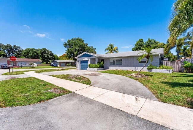 Building Photo - 6848 NW 27th Way