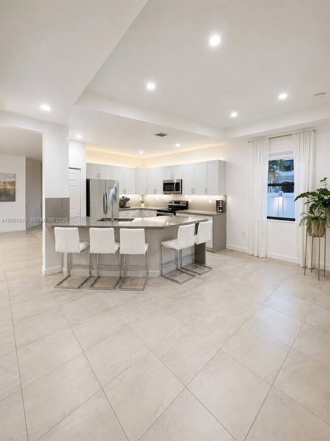 Foto del edificio - 3555 W 106th St