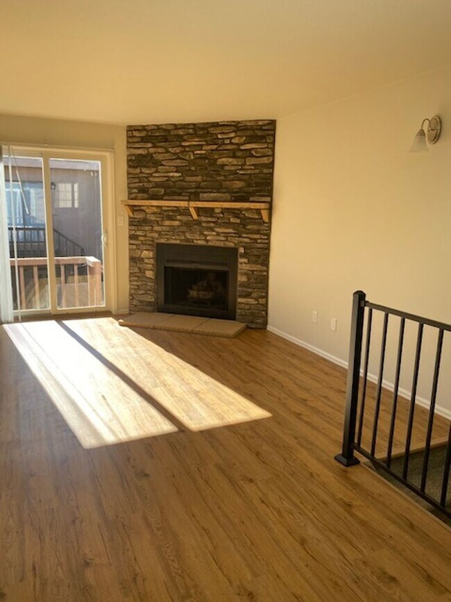 Building Photo - ALL PROSPECTIVE TENANTS MUST SUBMIT A $58 NON-REFUNDABLE APPLICATION FEE PER APPLICANT ONLINE AND...